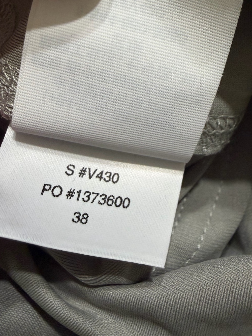 Vuori Meta pants Size 38X32 light gray five pocket design waistband - Picture 4 of 14
